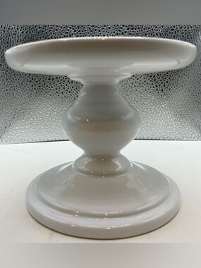 Bath & Body Works White Pedestal 3-Wick Candle Holder - NEW